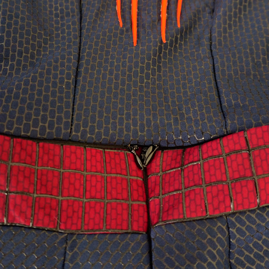 The back u-shaped zipper